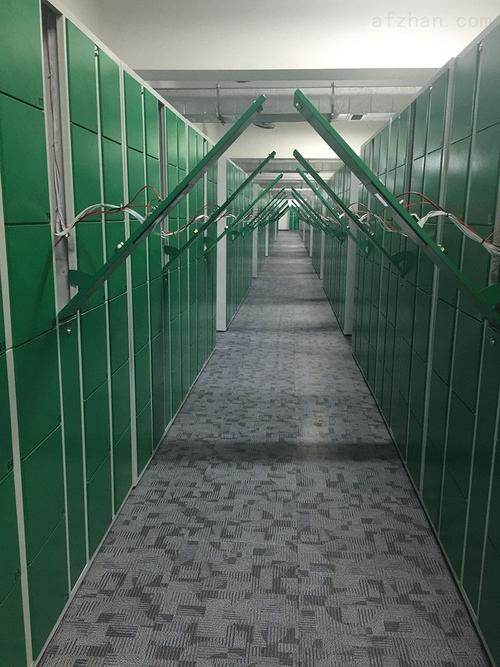 智能鞋柜赋能无尘车间 24门电子鞋柜与一卡通刷卡系统解析